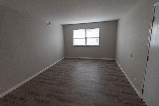 Foto del edificio - 3408 Balboa Ln