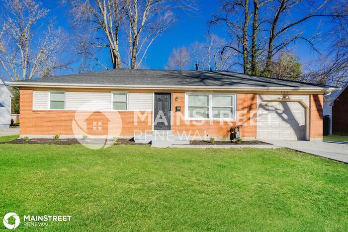 Foto principal - 503 Lyndon Ln, Lyndon, KY 40222