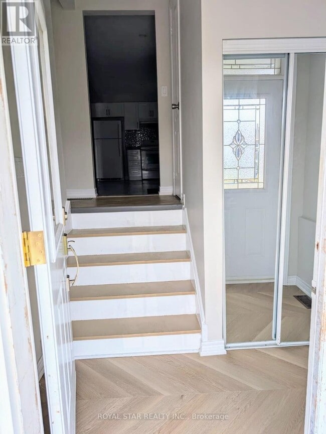 Building Photo - 4051 Dunmow Crescent