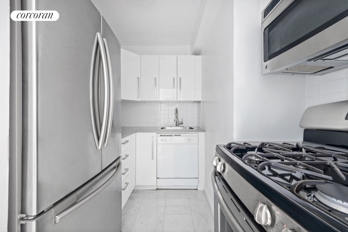 Foto del edificio - 9 E 56th St