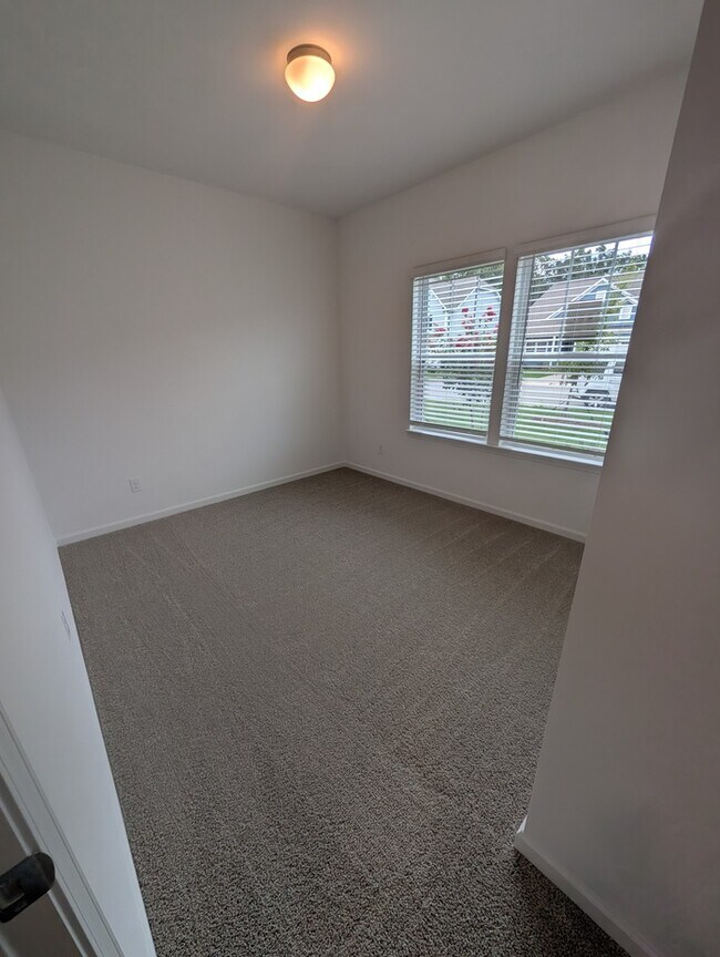 Foto del edificio - BRAND NEW 3 Bedroom Home - Stonebridge Fai...
