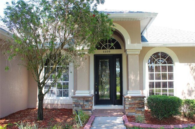 Foto del edificio - 4406 Mandolin Blvd