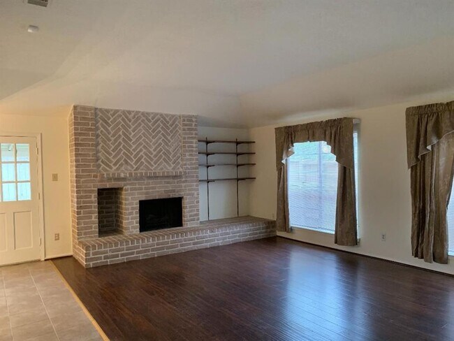 Foto del edificio - 6814 Grant Dr