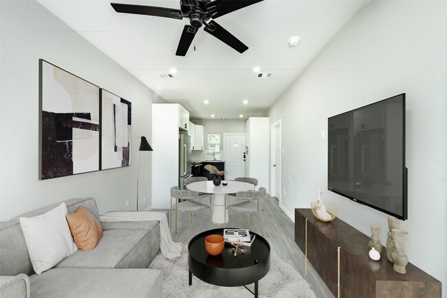 Foto del edificio - 8157 Tate St