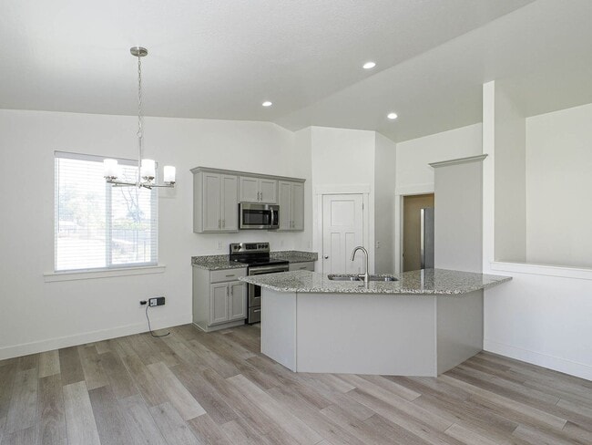 Building Photo - 3 Bedroom 2 Bathroom Lehi Home