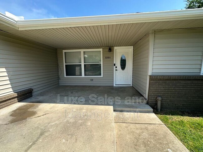 Foto del edificio - 3205 SW 41st St