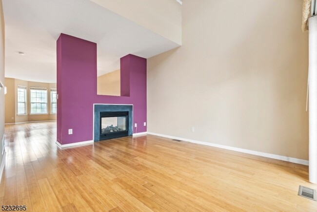 Building Photo - 27 Chesterfield Ct