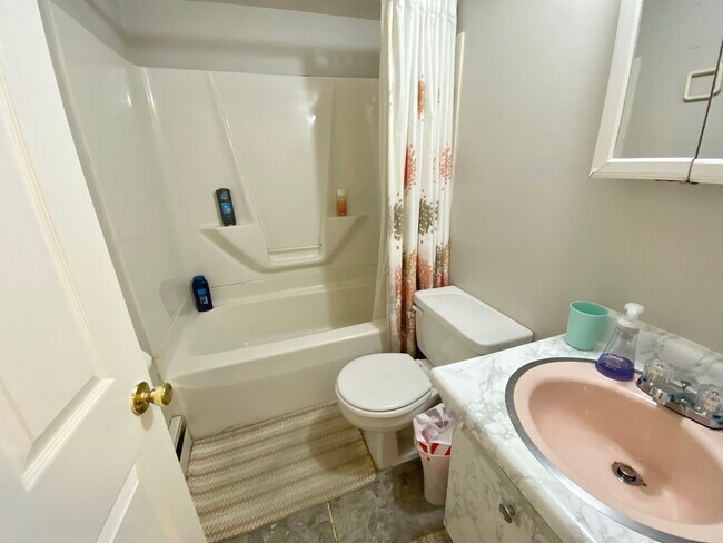 Foto del edificio - 879 Beacon St