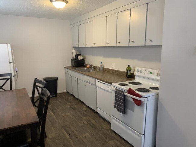 Building Photo - 1619 S 1000 W