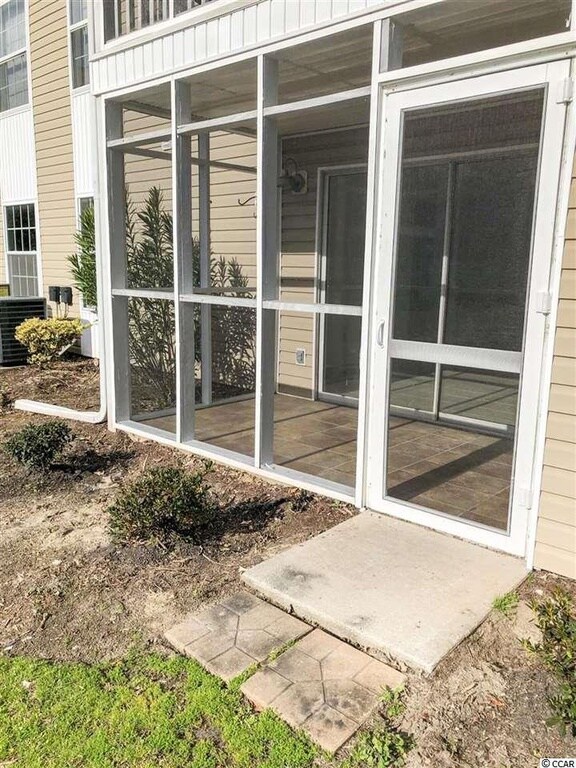 Building Photo - 2240 Andover Dr