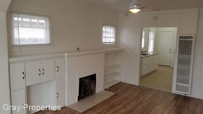 Building Photo - 1570 Lakeside Ave