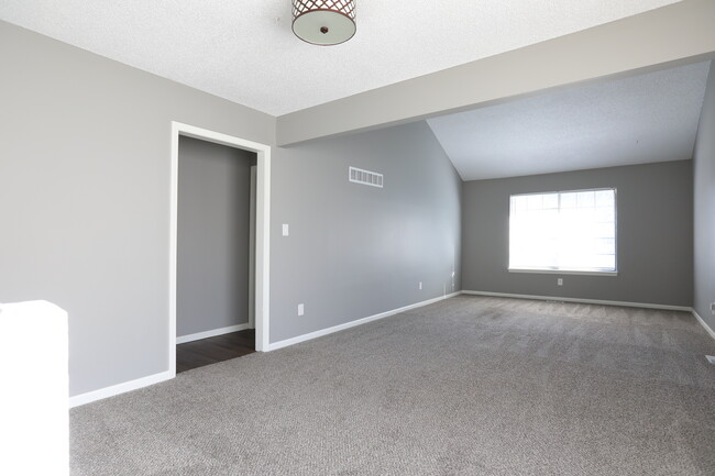 Foto del edificio - 326 NW Gibson Rd