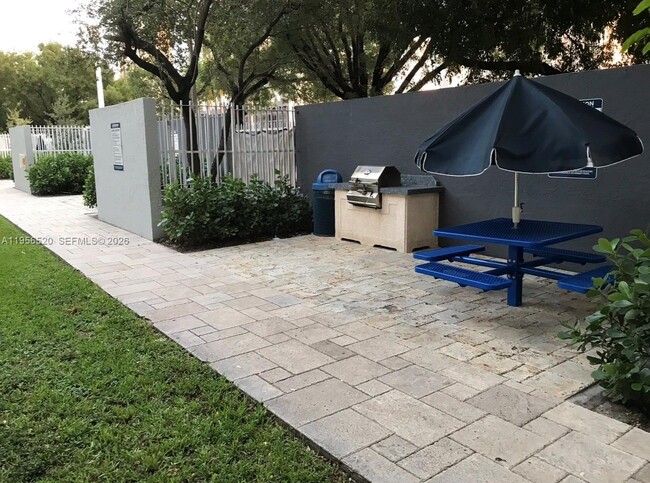 Foto del edificio - 800 N Miami Ave