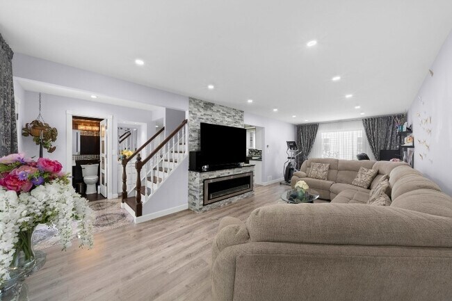 Foto del edificio - 264 N Southport Rd