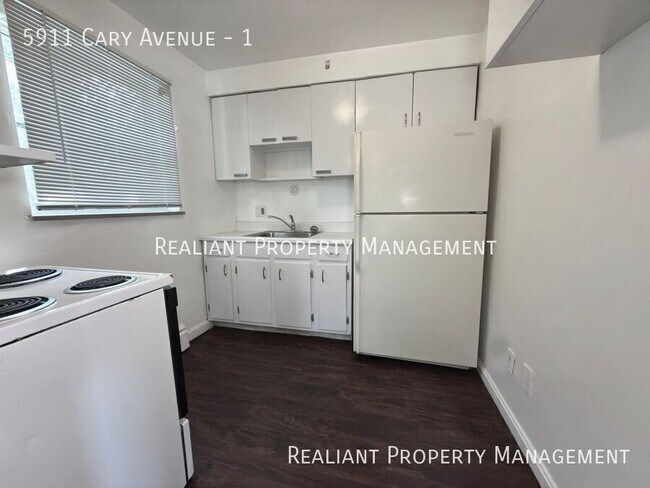 Foto del edificio - 5911 Cary Ave