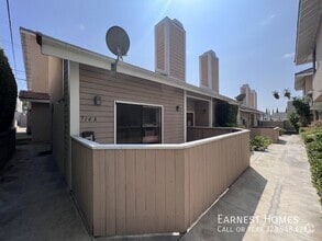 Building Photo - 714 E Angeleno Ave
