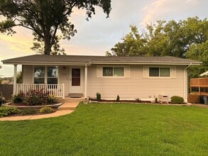 Building Photo - 10415 Antrim Dr