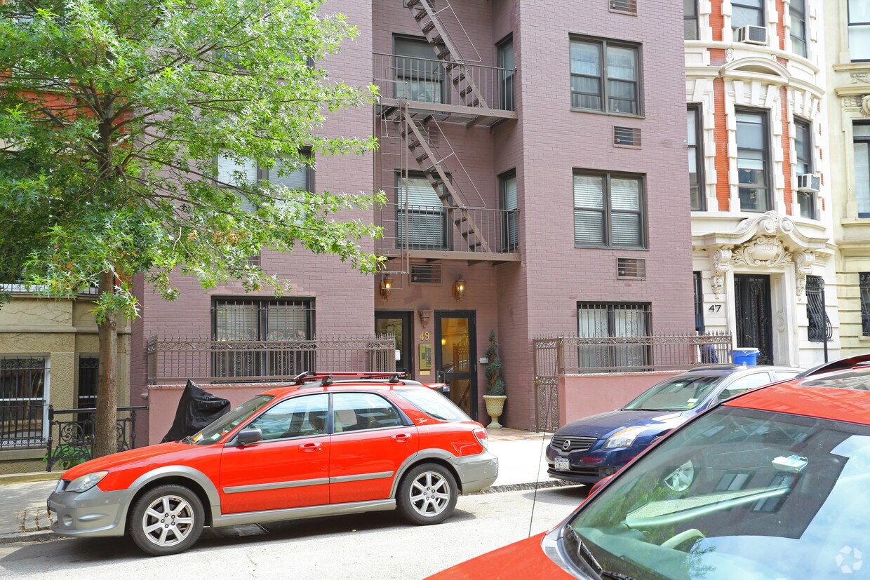 Building Photo - 49 W 85th St