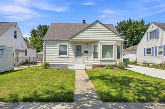 Building Photo - 100 S Custer Ave