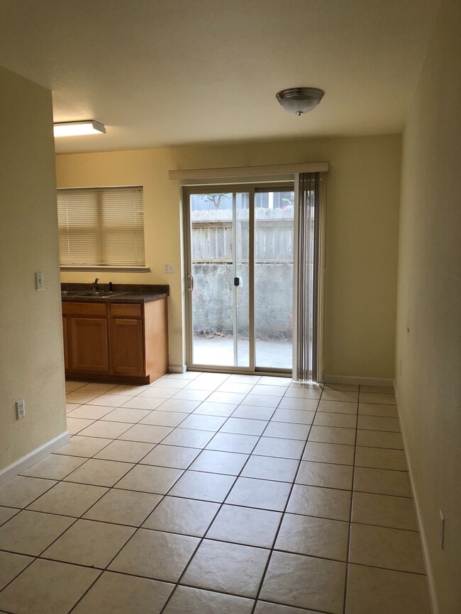 Foto del edificio - Mack Rd