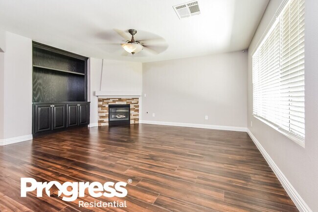 Foto del edificio - 5205 Still Breeze Ave