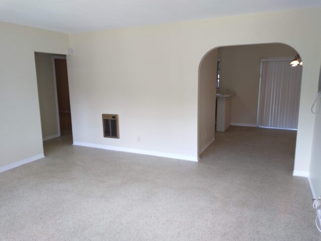 Building Photo - 3541 NE 16th Ave