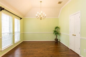 Building Photo - 9115 Sunny Ridge Dr