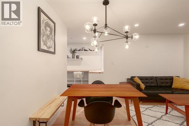 Photo du bâtiment - 1611-1611 E 3rd Ave