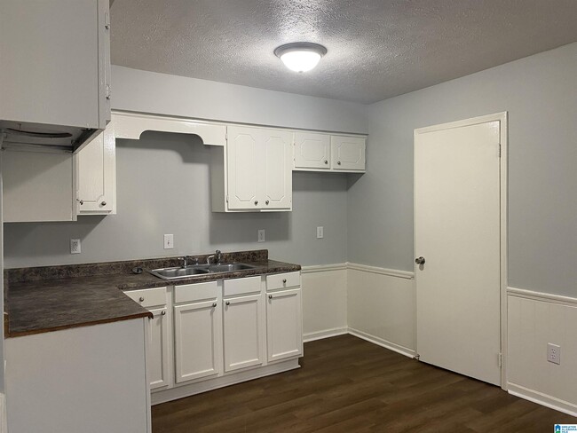 Building Photo - 1305 Jersey St