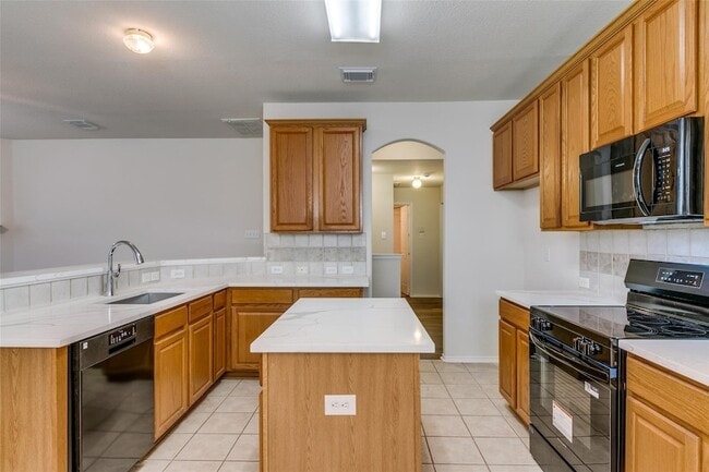 Photo - 9121 Portage Ln House