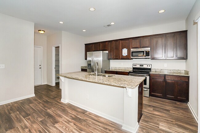 Foto del edificio - Apply Today! Near Lexington High School!