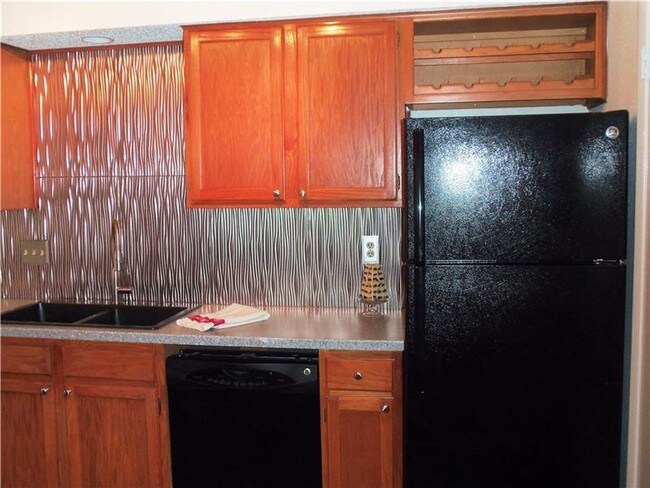 Foto del edificio - 5602 Woodrow Ave