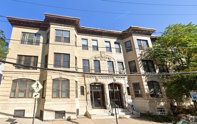 Building Photo - 97 Marion St