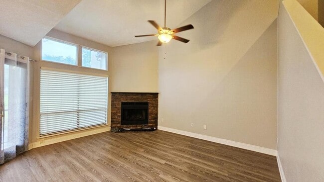 Building Photo - 4402 Dunwoody Pl