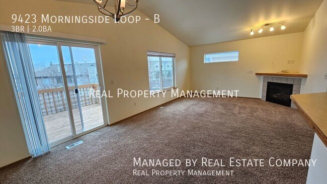Building Photo - Dog Friendly South Anchorage 3 bed Townhom...