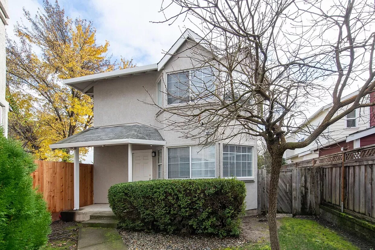 Foto principal - 924 E Cotati Ave