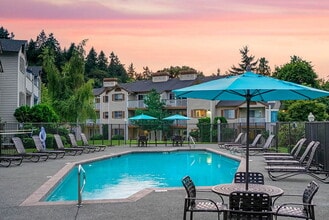 Building Photo - Shadowbrook