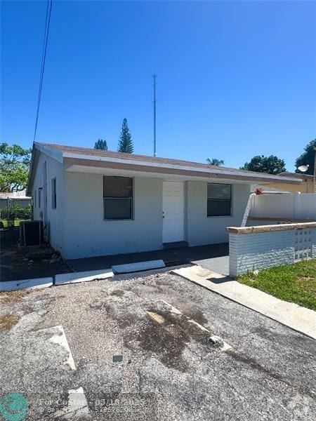 Building Photo - 2647 NW 20th St
