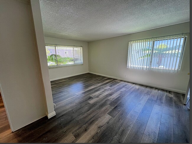 Foto del edificio - 12351 Gale Ave