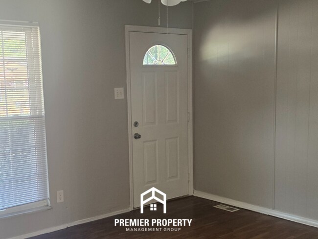 Foto del edificio - 2124 Foggy Bottom Dr