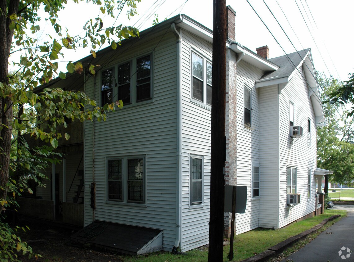 Building Photo - 407 N Gregson St