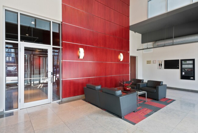 Building Photo - 740 W Fulton St