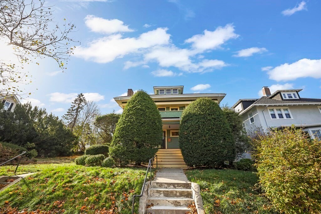 Foto principal - 96 Theodore Parker Rd