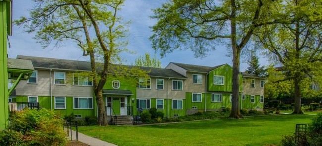 Foto del edificio - LAKE WASHINGTON APARTMENTS