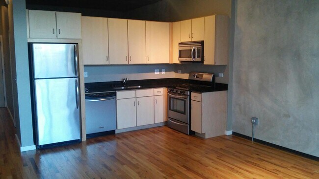 Foto del edificio - 630 N Franklin St