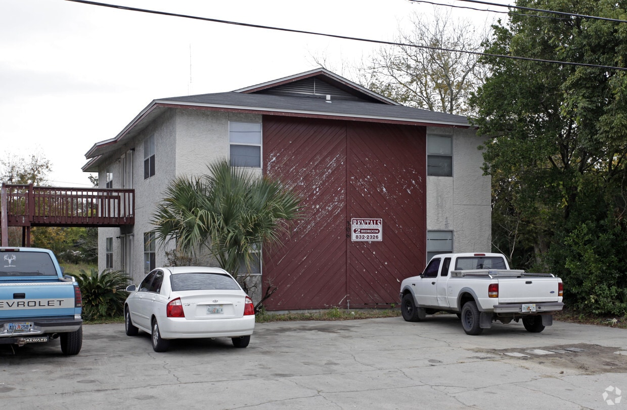Building Photo - 306 School Ave