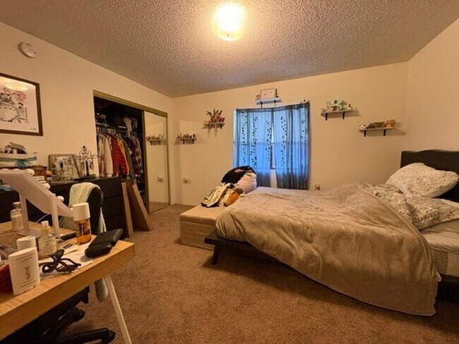 Foto del edificio - $1,100 | 2 Bedroom, 1 Bathroom Apartment | Pet Friendly* | Available for August 1st, 2026 Move In!