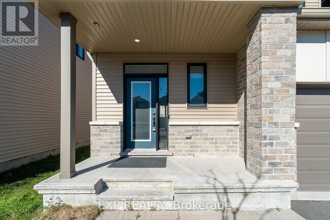 Building Photo - 770 Derreen Ave