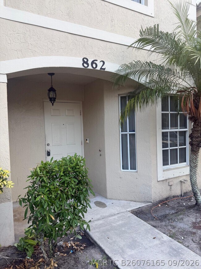 Foto del edificio - 862 Summit Lake Dr