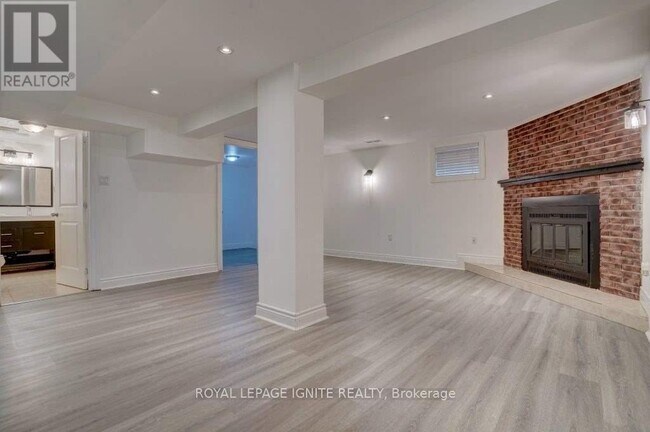 Photo du bâtiment - 53 Sundance Crescent